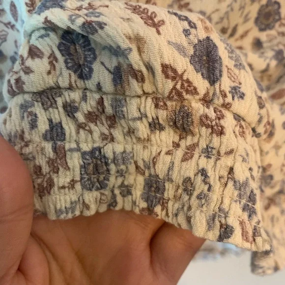 REITMANS Signature Blue Floral Viscose Top - Picture 3 of 6